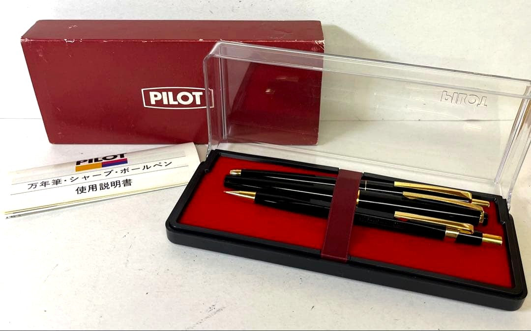 M36 PILOT pen and pencil set including a ballpoint pen and mechanical pencil in sleek design