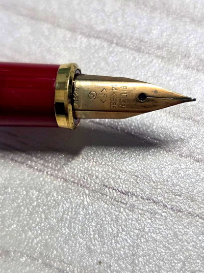 Pilot discontinued gold fountain pen K14 14K-585 with slight ink stain on barrel