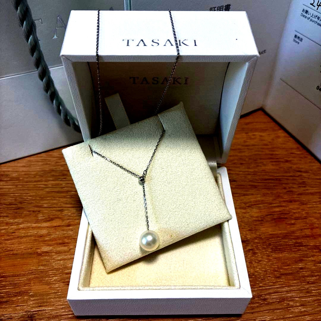 TASAKI silver pearl necklace with certificate, displayed with dedicated case and bag