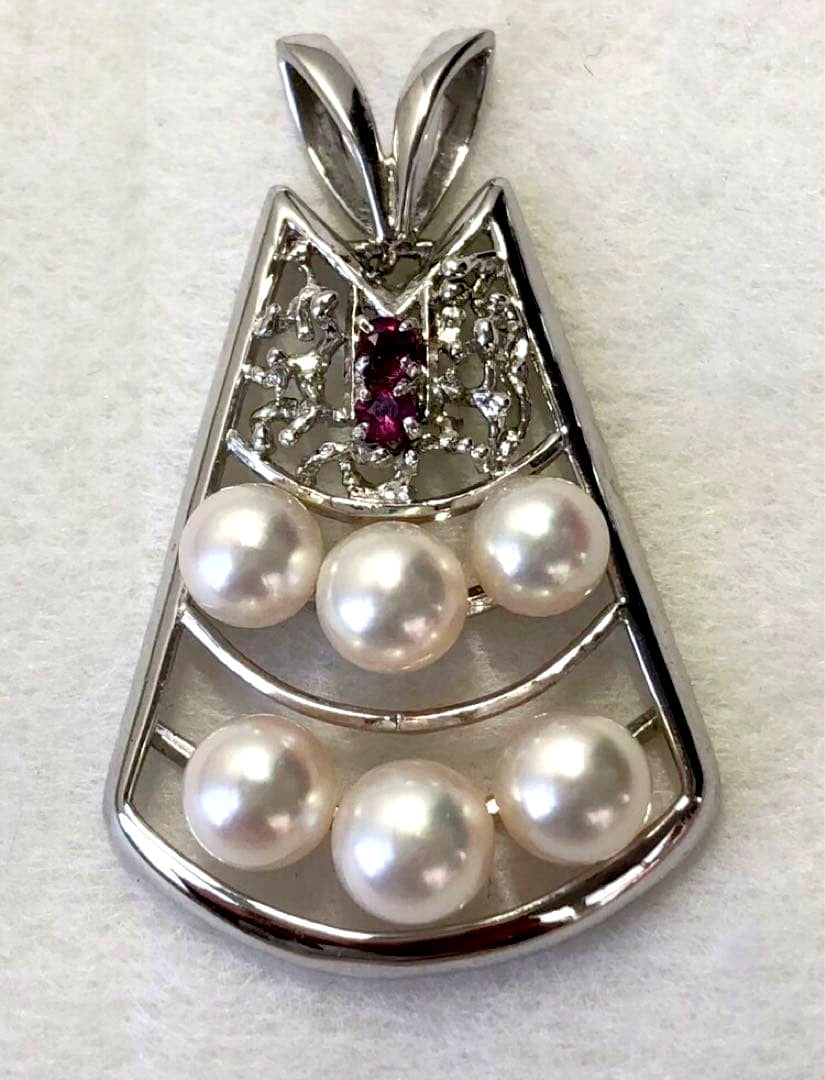 New Akoya Pearl Necklace Top with 6 white pearls sized 5.5-6.0 mm and 3.5×2.5 cm decorative top