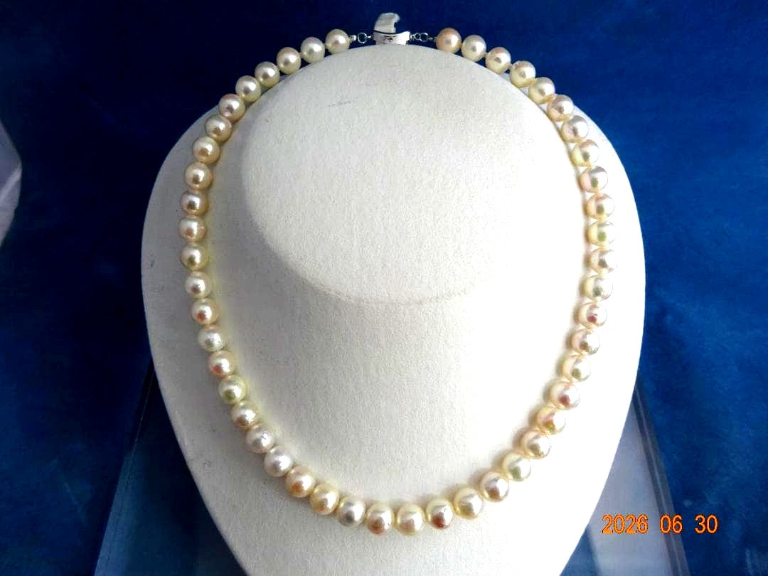 Akoya pearl necklace featuring 8-8.5mm almost round and semi-round pearls with a 43cm one-touch silver clasp
