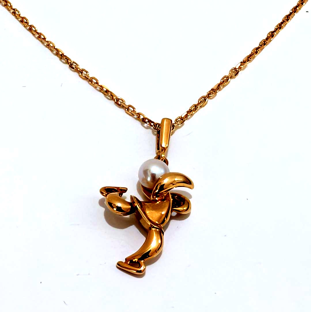 Mikimoto pearl necklace with 3.9mm pearls set on 40cm 18K yellow gold chain