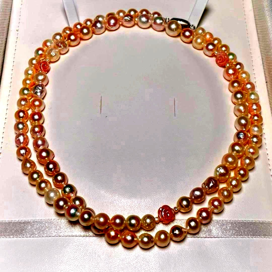 Shell Rose and Akoya Pearl long necklace with 6.5-9.5mm pearls measuring approximately 80.1 cm