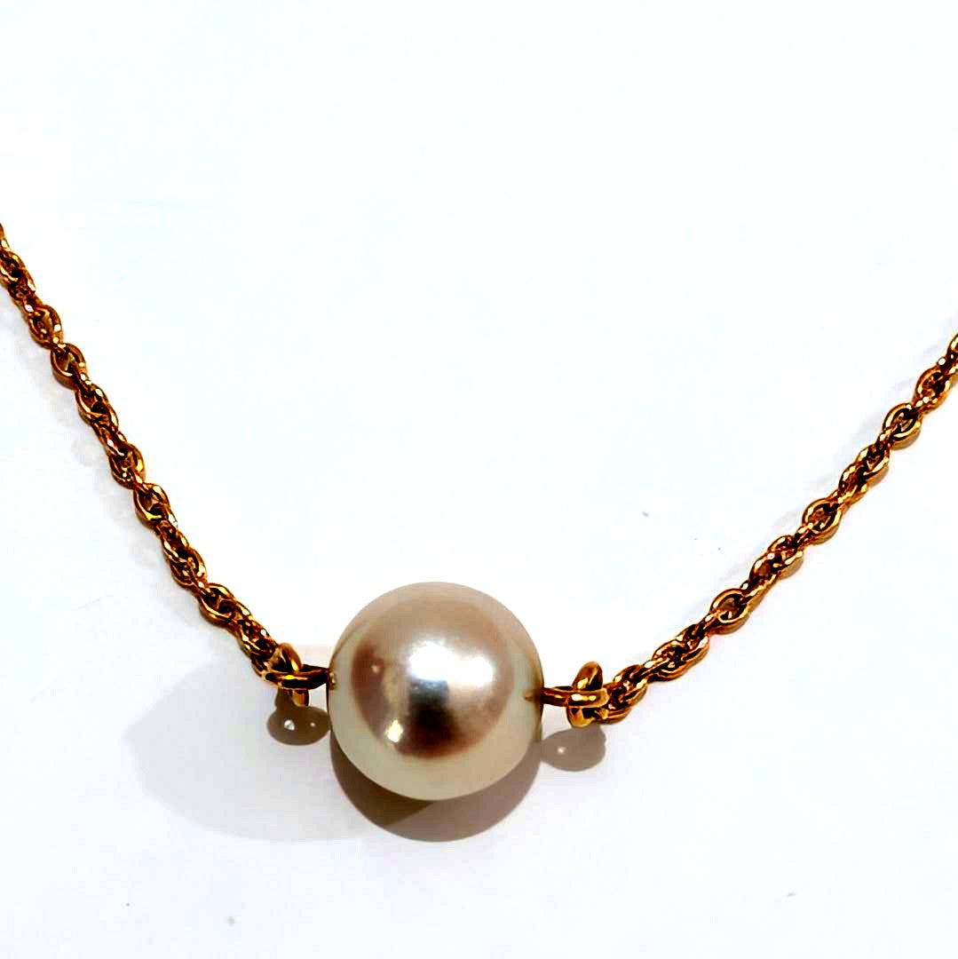 Tasaki pearl necklace with 7.6mm pearl and 18K yellow gold chain, 40cm length, vintage style