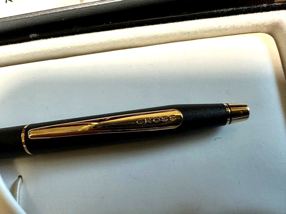 Cross black ballpoint pen with twist mechanism and original box, 13.5 cm length, Japan import