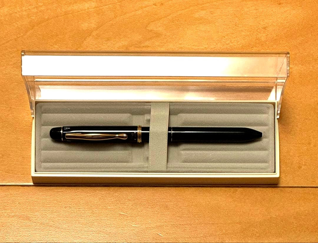 Pilot Multi-Function Ballpoint Pen 2+1 with black and red ink and 0.5mm mechanical pencil in dark green and gold finish