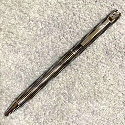 Pilot Hi-TecPoint grid pattern refill set showing multiple refills with grid design on pens