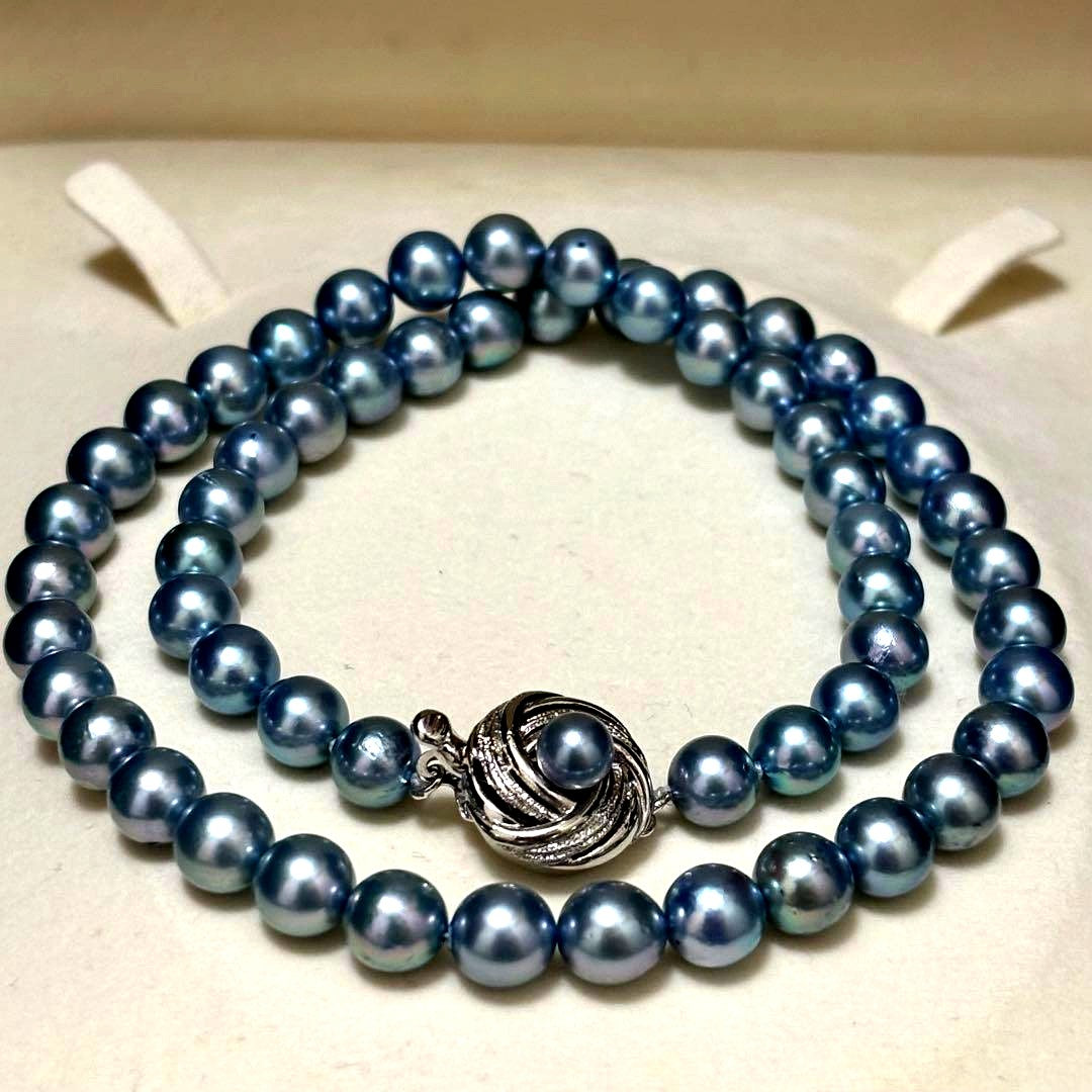 Akoya pearl necklace with 7.0-7.5 mm blue tone pearls, 43 cm length, sterling silver clasp