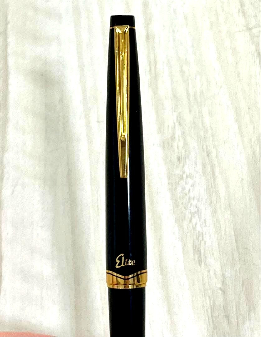 PILOT Elite Fountain Pen with 14K gold tip shown without ink cartridge