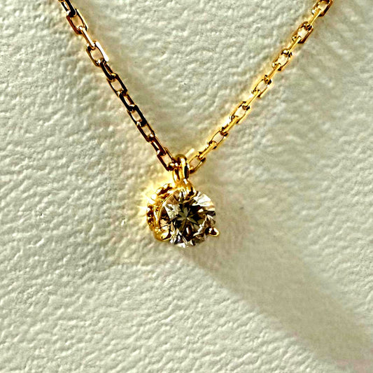 Agete Law K18 yellow gold necklace with 0.08 ct diamond and 40 cm chain displayed on white background