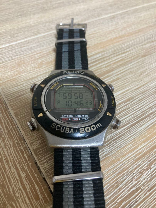 SEIKO S800-0010 Digital Men's Watch — Japanese