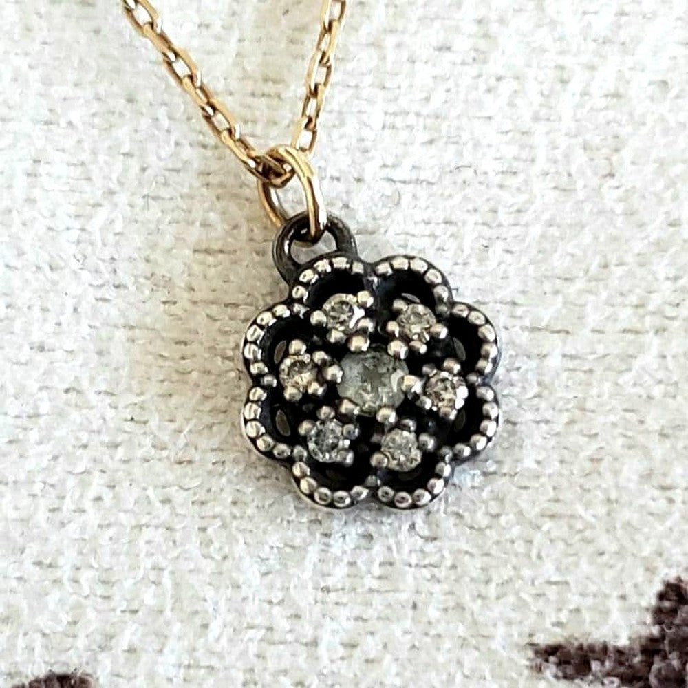 Diamond Flower Agate engraved silver necklace with 0.5cm pendant and 36cm chain