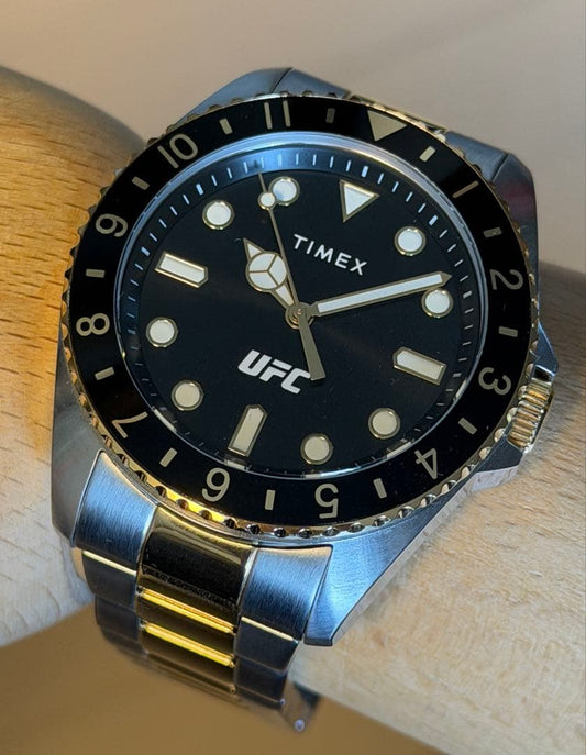 TIMEX UFC コラボ限定コンビダイバー Analog Men's Watch — Japanese