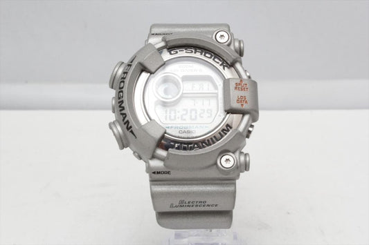 CASIO DW-8201 Digital Men's Watch — Japanese