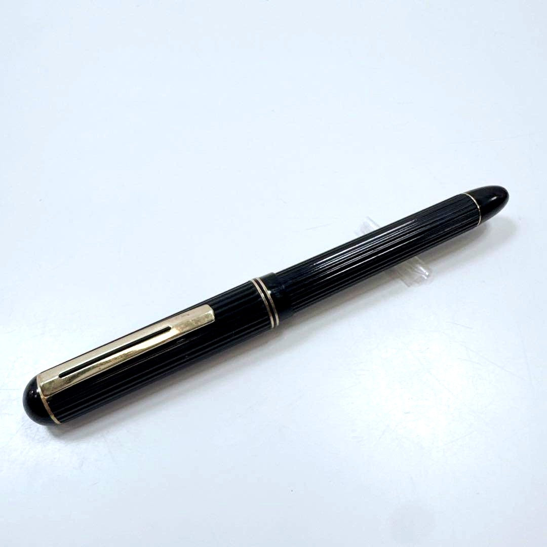 Used PILOT Justus K2446 14K 585 fine point fountain pen with case showing surface wear