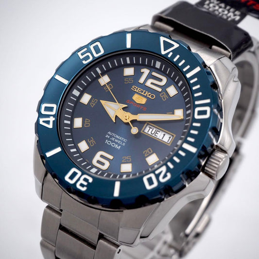 SEIKO 5 Sports Divers Automatic Men's Watch — Japanese