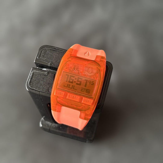 NIXON LAY LOW | THE COMP S Digital Men's Watch — Japanese