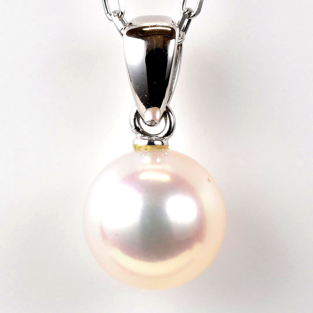 Newly restored Mikimoto white gold necklace with 7.5mm Akoya pearls and 13.4mm pendant