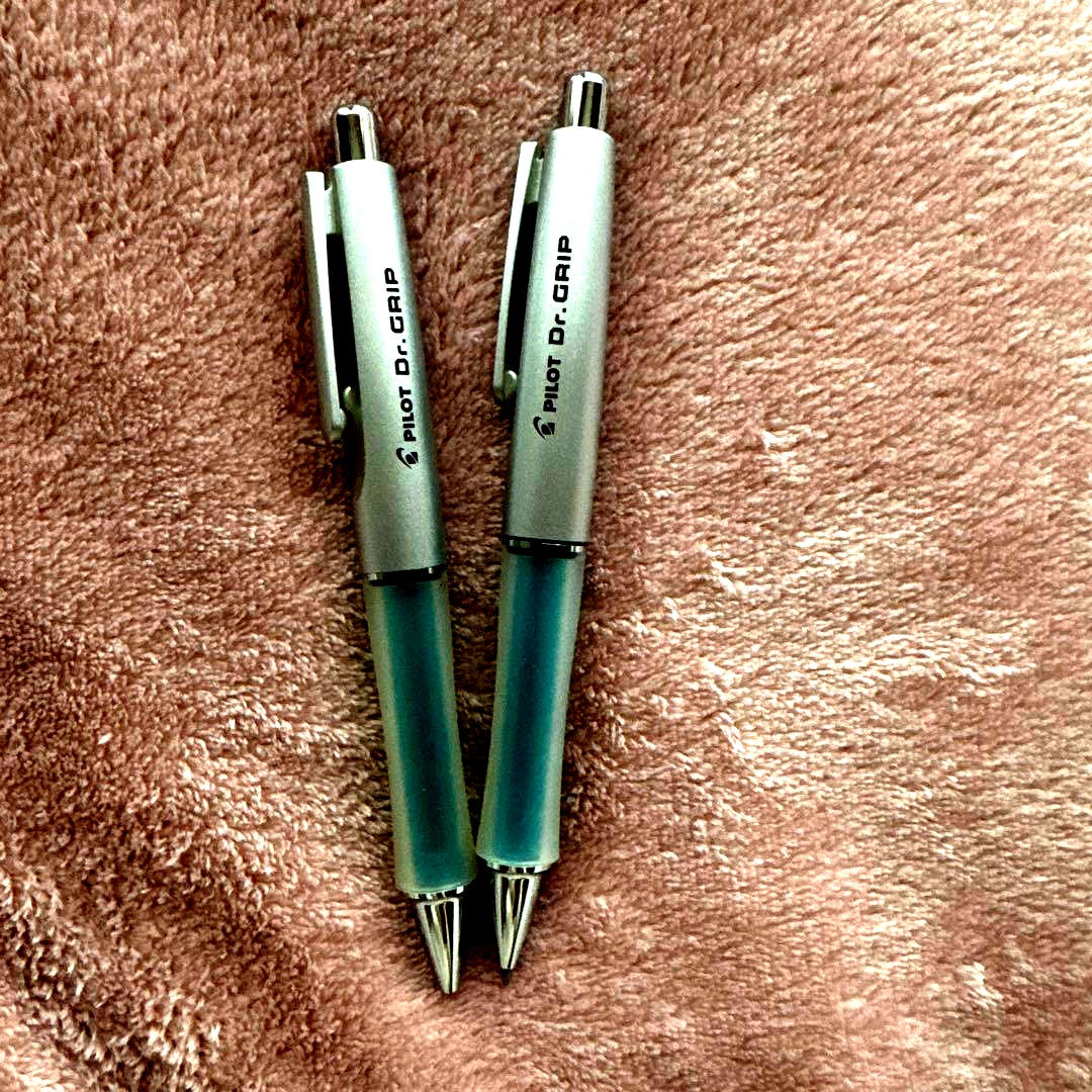Pilot Dr. Grip ballpoint pen and 0.5mm mechanical pencil set in silver and blue with ergonomic grip