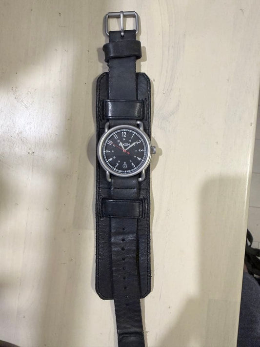 NIXON Leather Band Series Men's Watch — Japanese