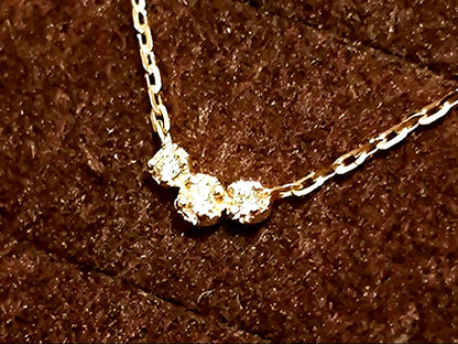 Agete K10 Pink Gold necklace with 3 lined-up diamonds on a 40 cm chain