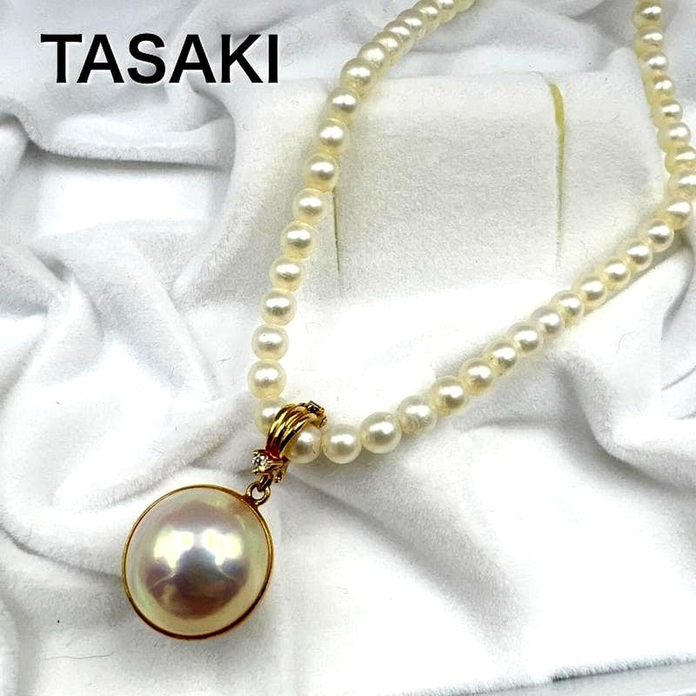 Beautiful TASAKI K18 necklace with baby pearls and a 13mm Mabe pearl on a 42cm chain