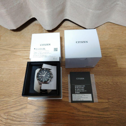Citizen V010−6771F Solar Men's Watch — Japanese