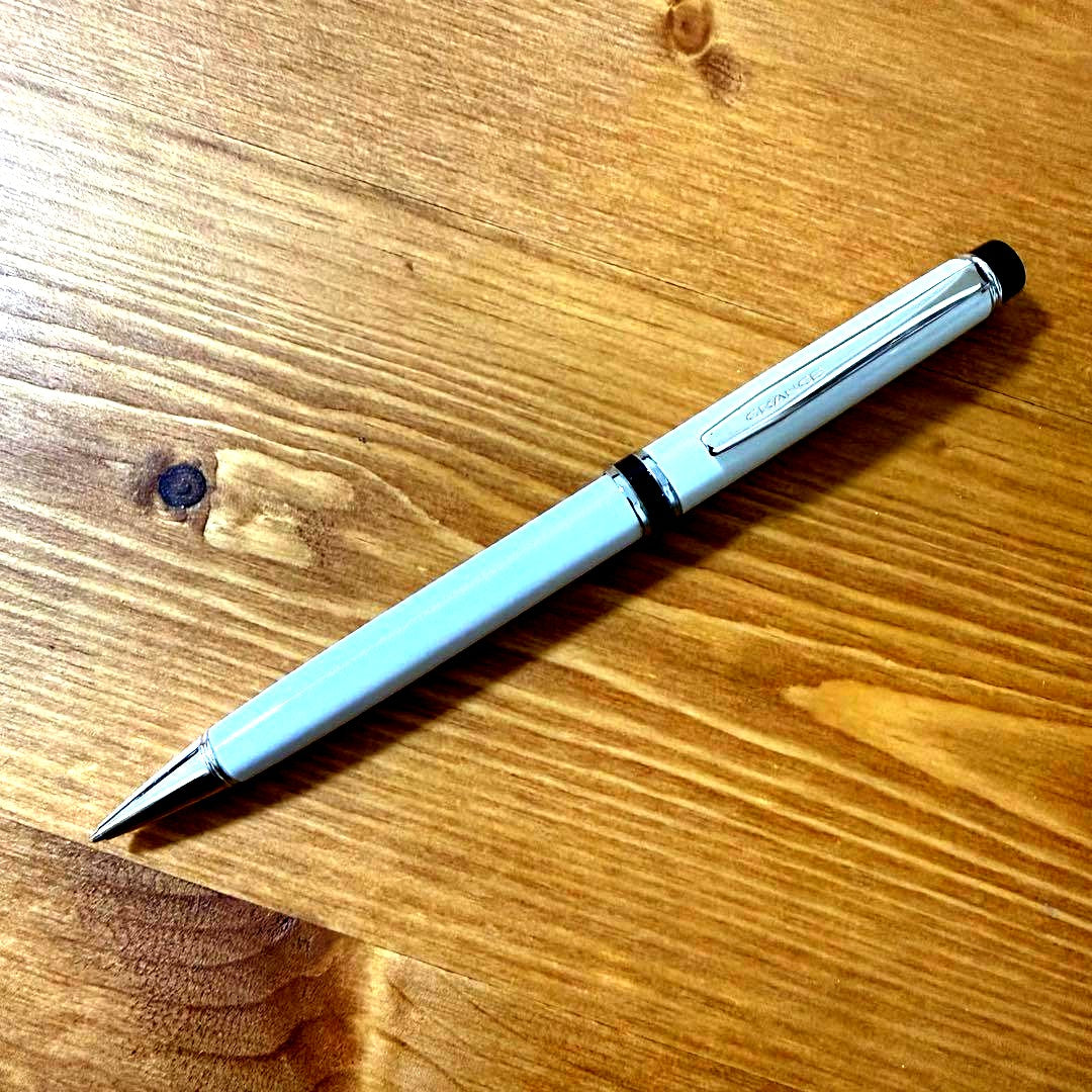 PILOT GRANCE mechanical pencil with white barrel and 0.5mm lead tip