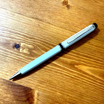PILOT GRANCE mechanical pencil with white barrel and 0.5mm lead tip