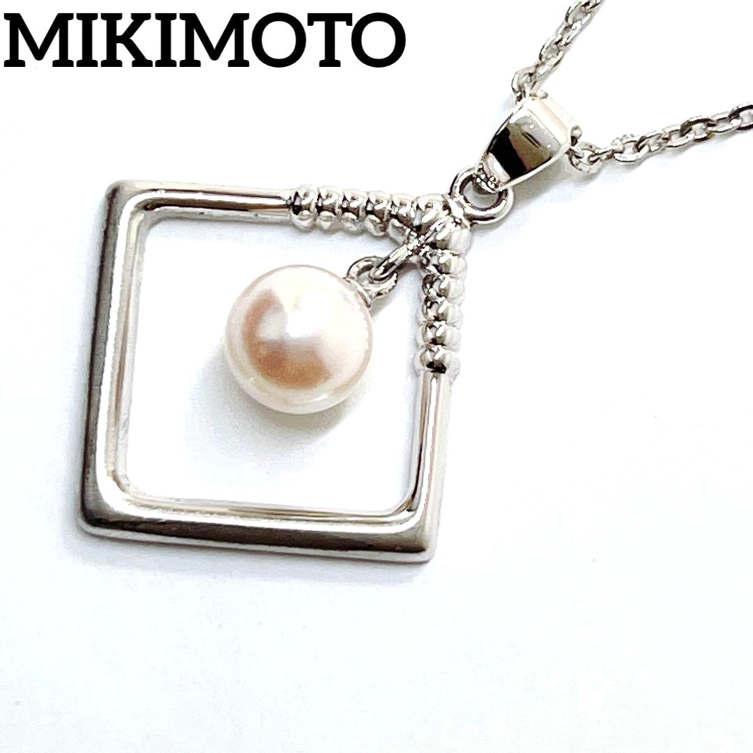 MIKIMOTO Pearl Square Necklace made of silver with a 40cm chain and square pearl pendant