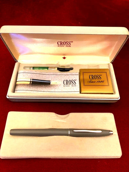 CROSS Kuro fountain pen in gray case with cartridge and manual displayed