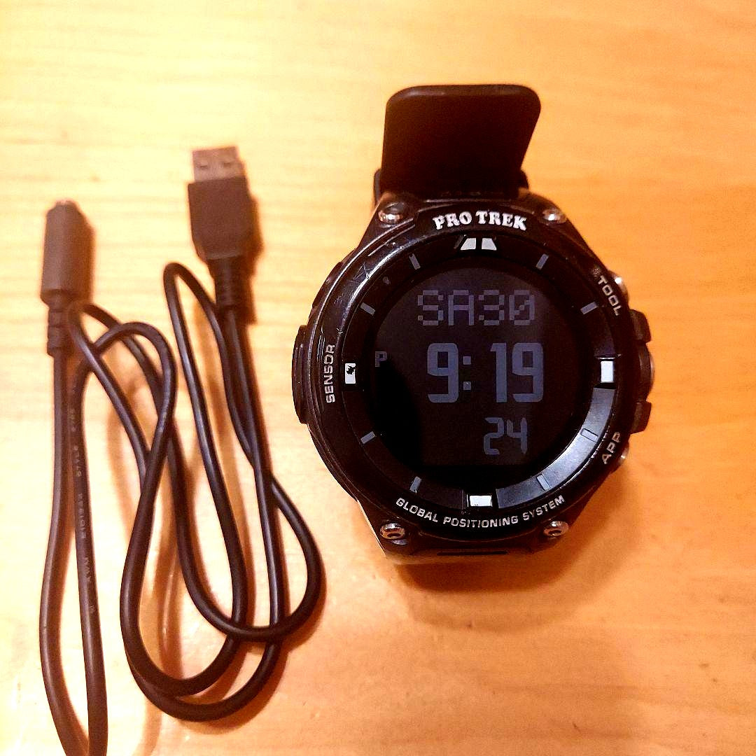 Casio PRO TREK Smartwatch with GPS, altimeter, barometer, compass, and charging cable Japan import