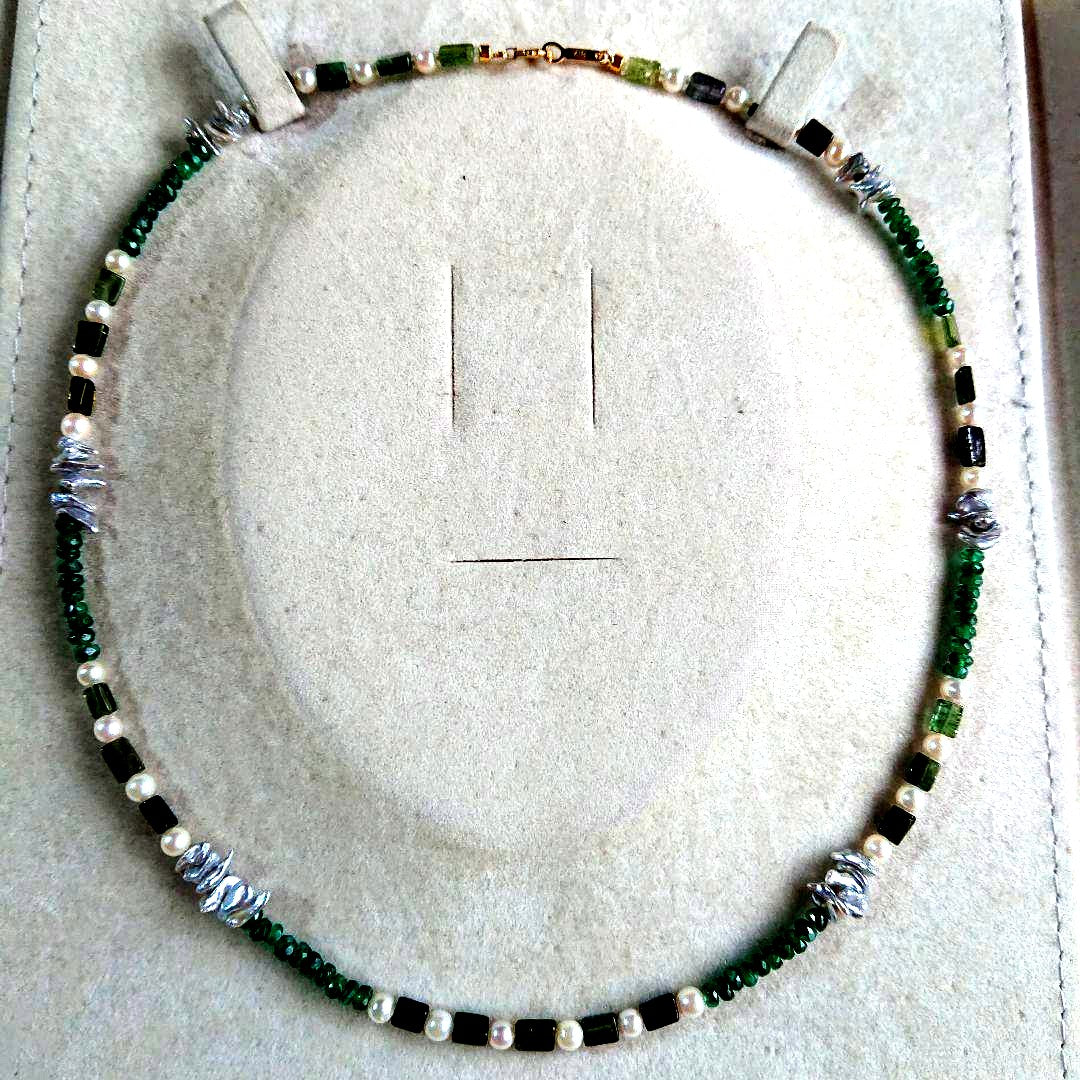 Akoya baby pearl necklace 39 with deep green emerald, moss green tourmaline, and light gray Keshi pearls on 44 cm chain