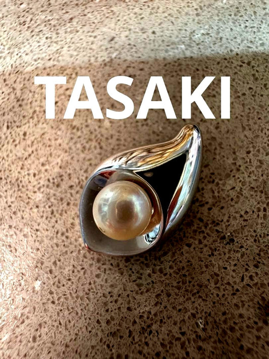 18.233 Tasaki pearl pendant top in silver with pearl decoration on customizable chain