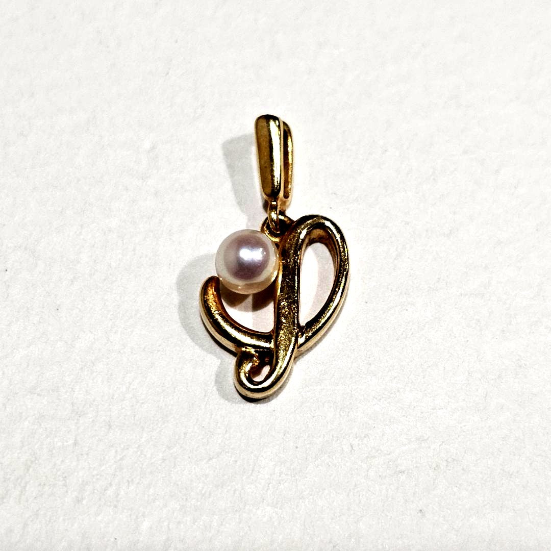 Mikimoto 1465 yellow gold necklace top with 3.5mm pearl, 1.5 cm length, 0.8 cm width, no chain