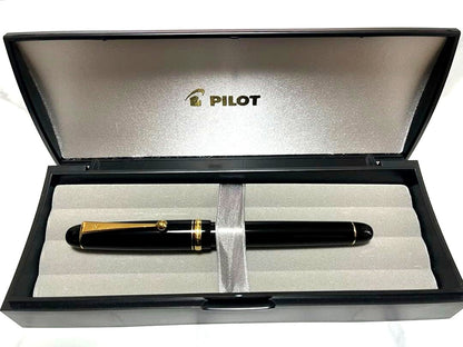 Pilot Fountain Pen 585 14K gold nib with unopened ink bottle and accessories, unused condition