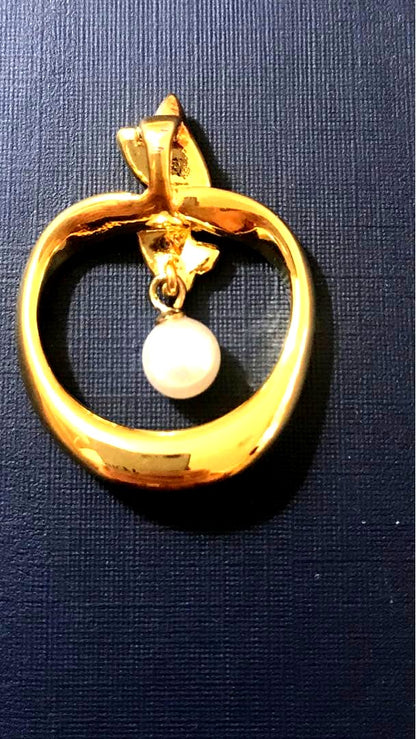 Mikimoto pearl pendant top with a small 2.5mm pearl on a plated setting