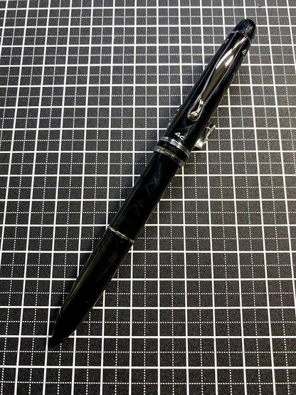 PILOT EXECUT 4C multi-function pen in black and gray with four ballpoint ink colors