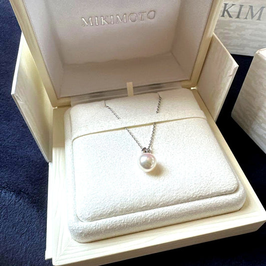 Mikimoto pearl pendant necklace with 7.5mm pearl set in 18K white gold chain