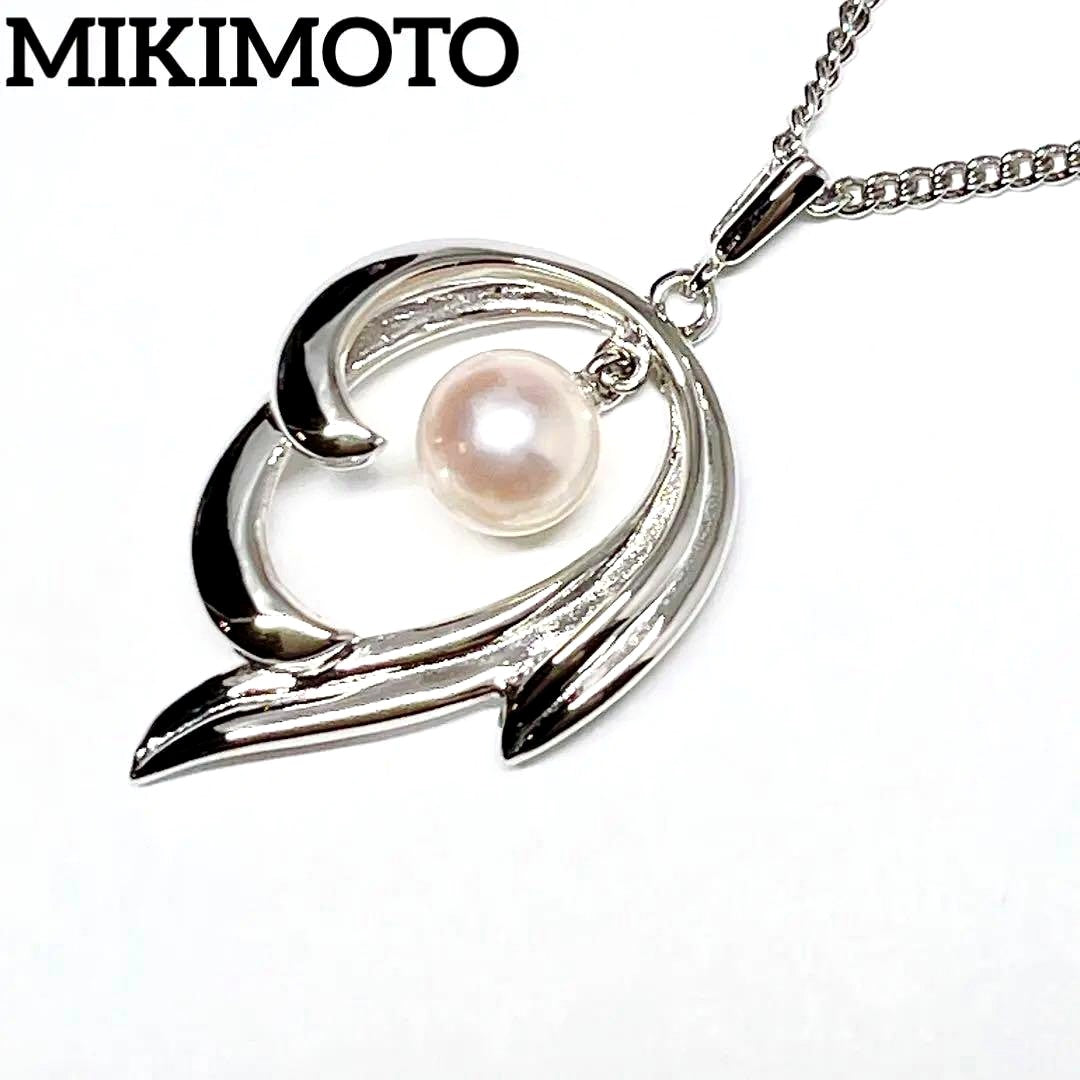 MIKIMOTO pearl necklace pendant with 6.1mm pearl on a 43cm silver chain