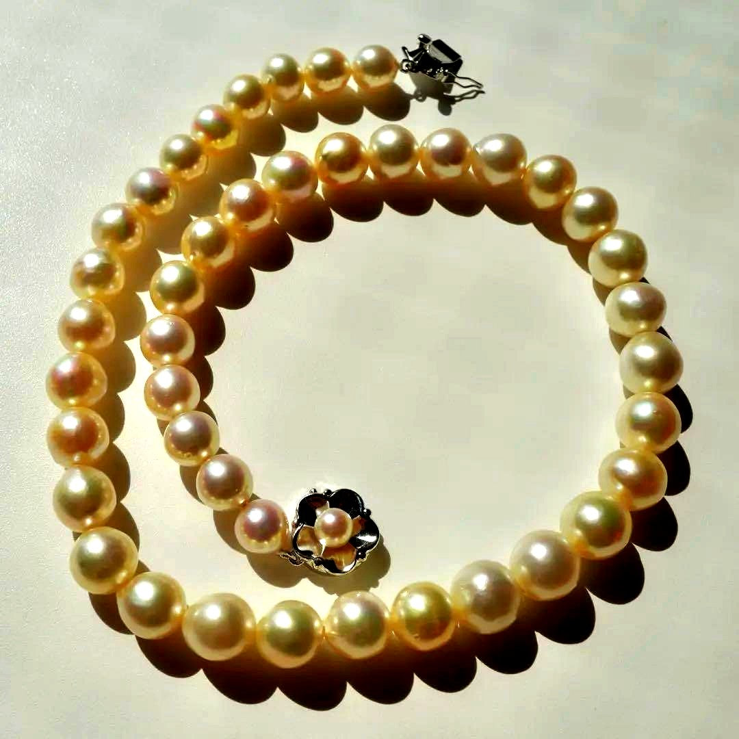 Akoya pearl genuine pearl necklace with deformed large beads 10.8-8.5mm in ivory pink and green hues, 43.3cm silver fittings