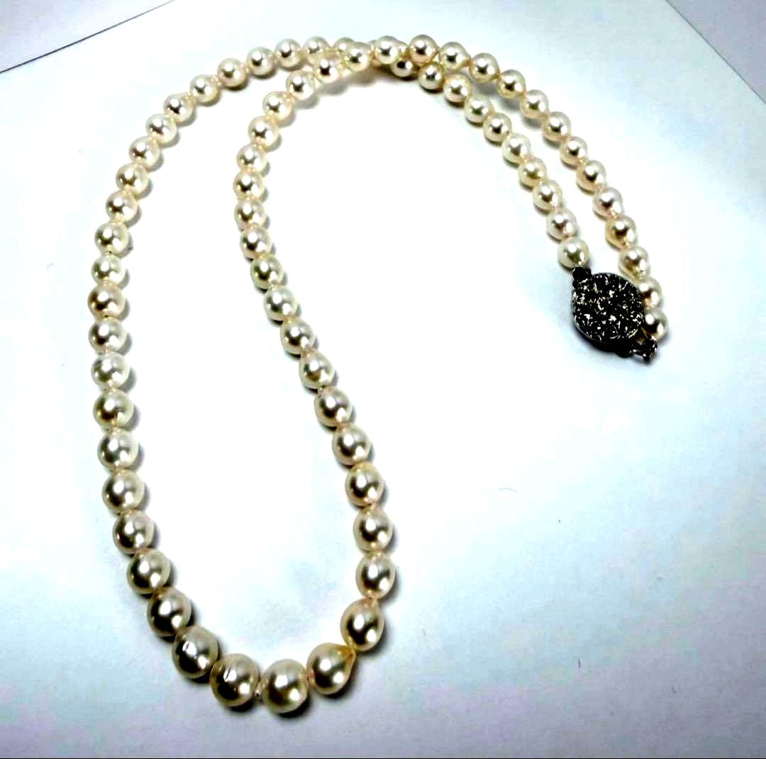 Honma Pearl Akoya Baroque white pearl necklace measuring 41.5 cm with 5 mm pearls for formal and casual use