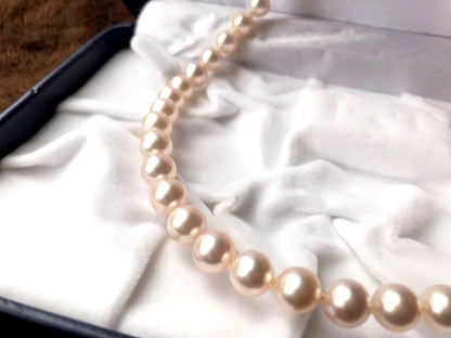 Elegant Akoya pearl necklace featuring 8mm pearls on a 42.5cm string