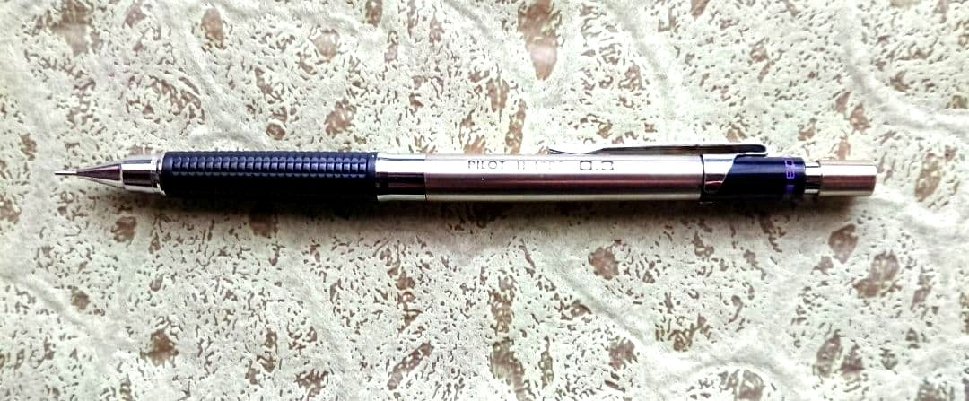 PILOT H-1003 0.3mm mechanical pencil body with 4 refill packs displayed