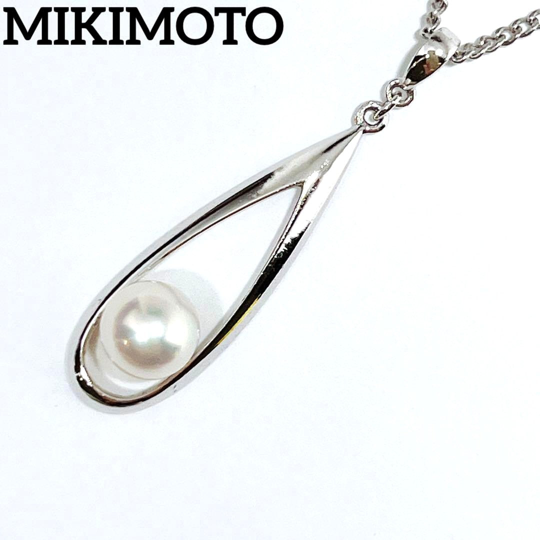 MIKIMOTO silver pearl necklace approximately 42 cm long weighing 3.8 grams