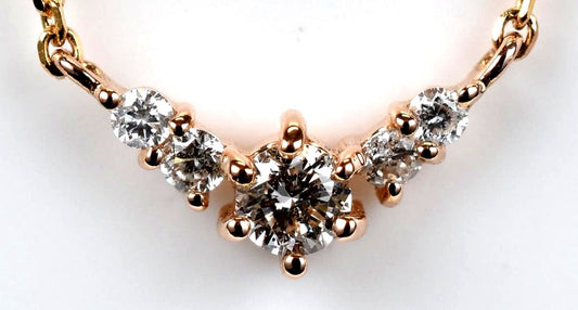 Agete yellow gold necklace featuring 5 diamonds totaling 0.08 carats on a 40cm adjustable chain