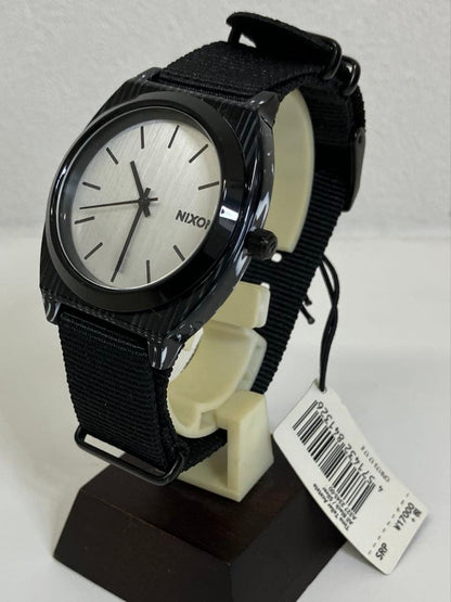 NIXON A716055 Analog Men's Watch — Japanese