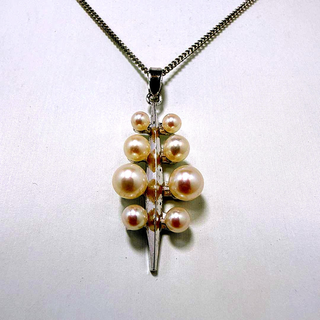 MIKIMOTO Silver Akoya baby pearl necklace with 8 pearls on a 40cm metal chain