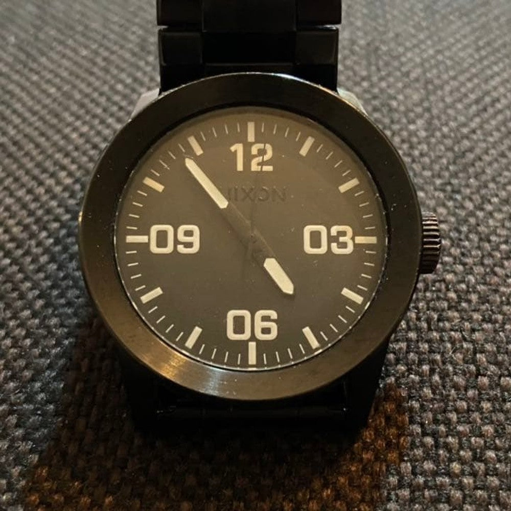 NIXON Analog Men's Watch — Japanese