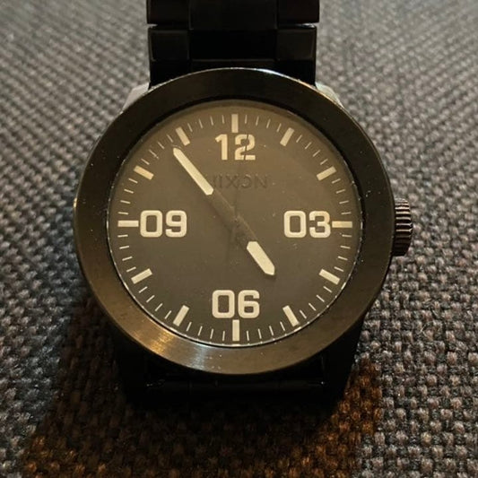 NIXON Analog Men's Watch — Japanese